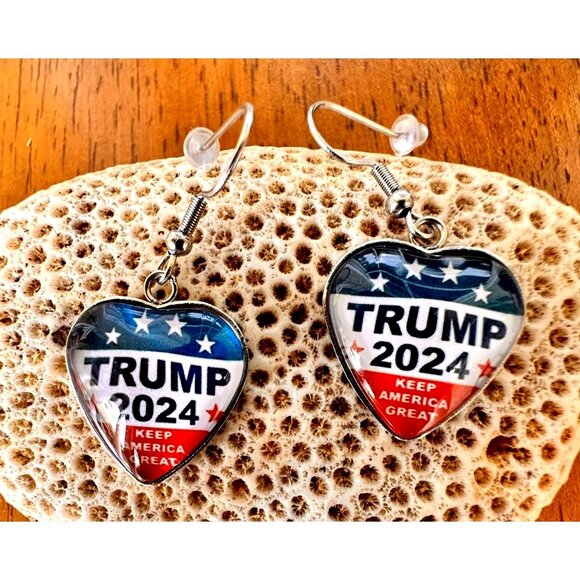 Trump 2024 Earrings MAGA New Heart Shaped Dangle Hooks Patriotic Electi… - Picture 8 of 12